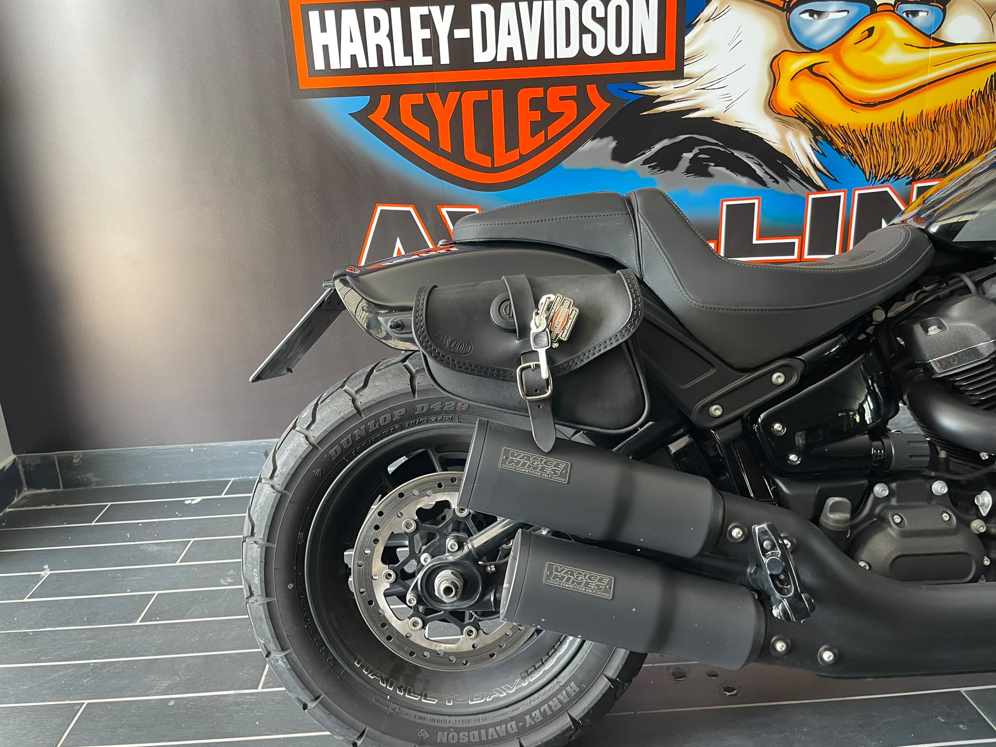 Harley-Davidson Softail Fat Bob 114 - immagine 18