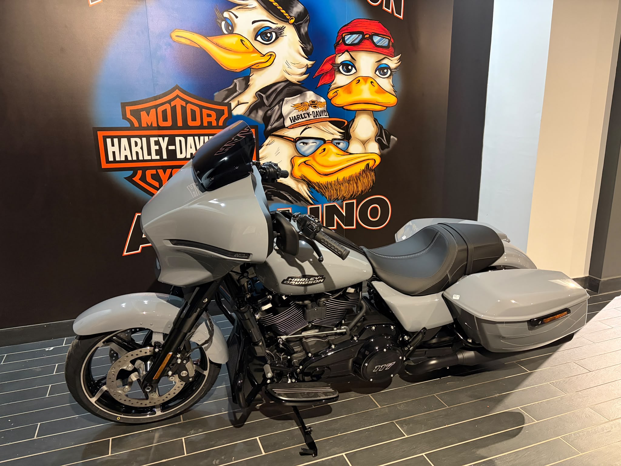 Harley-Davidson STREET GLIDE MY2026, BILLIARD GRAY/ BLK TRIM - immagine 12