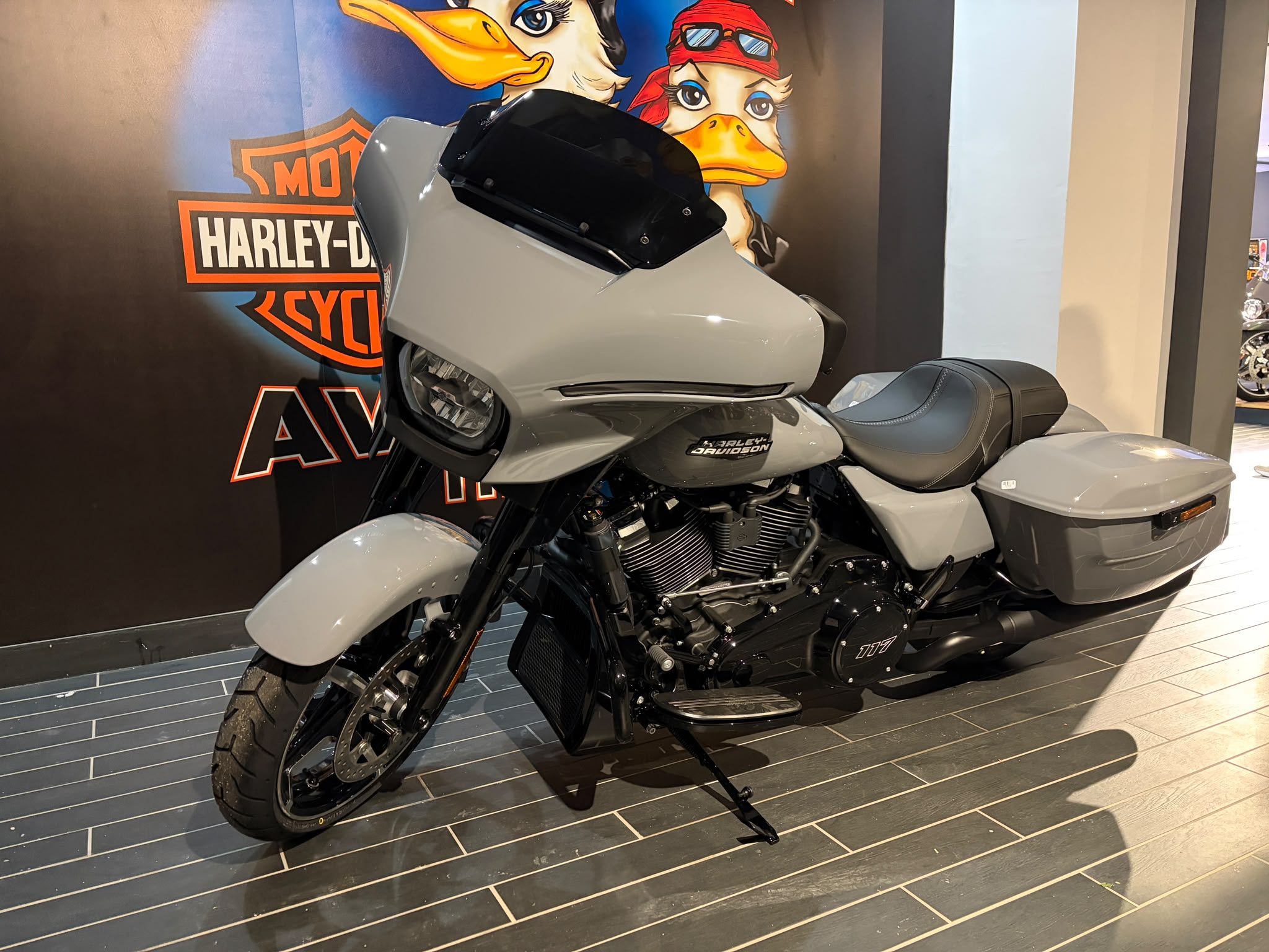 Harley-Davidson STREET GLIDE MY2026, BILLIARD GRAY/ BLK TRIM - immagine 14