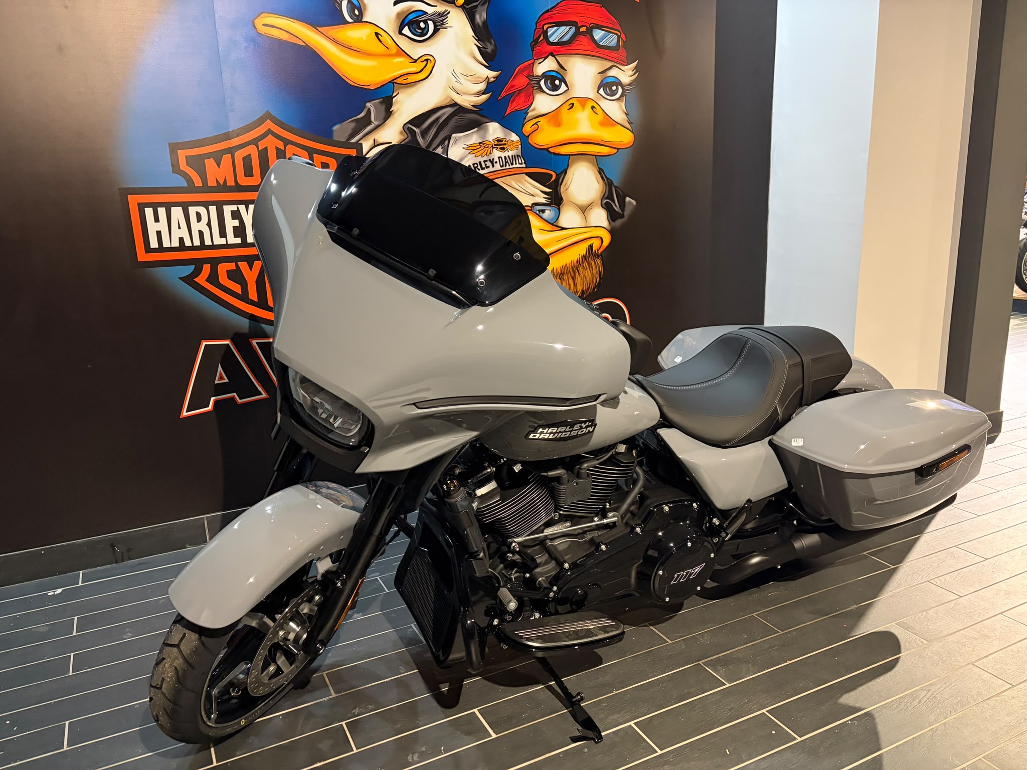 Harley-Davidson STREET GLIDE MY2026, BILLIARD GRAY/ BLK TRIM - immagine 7