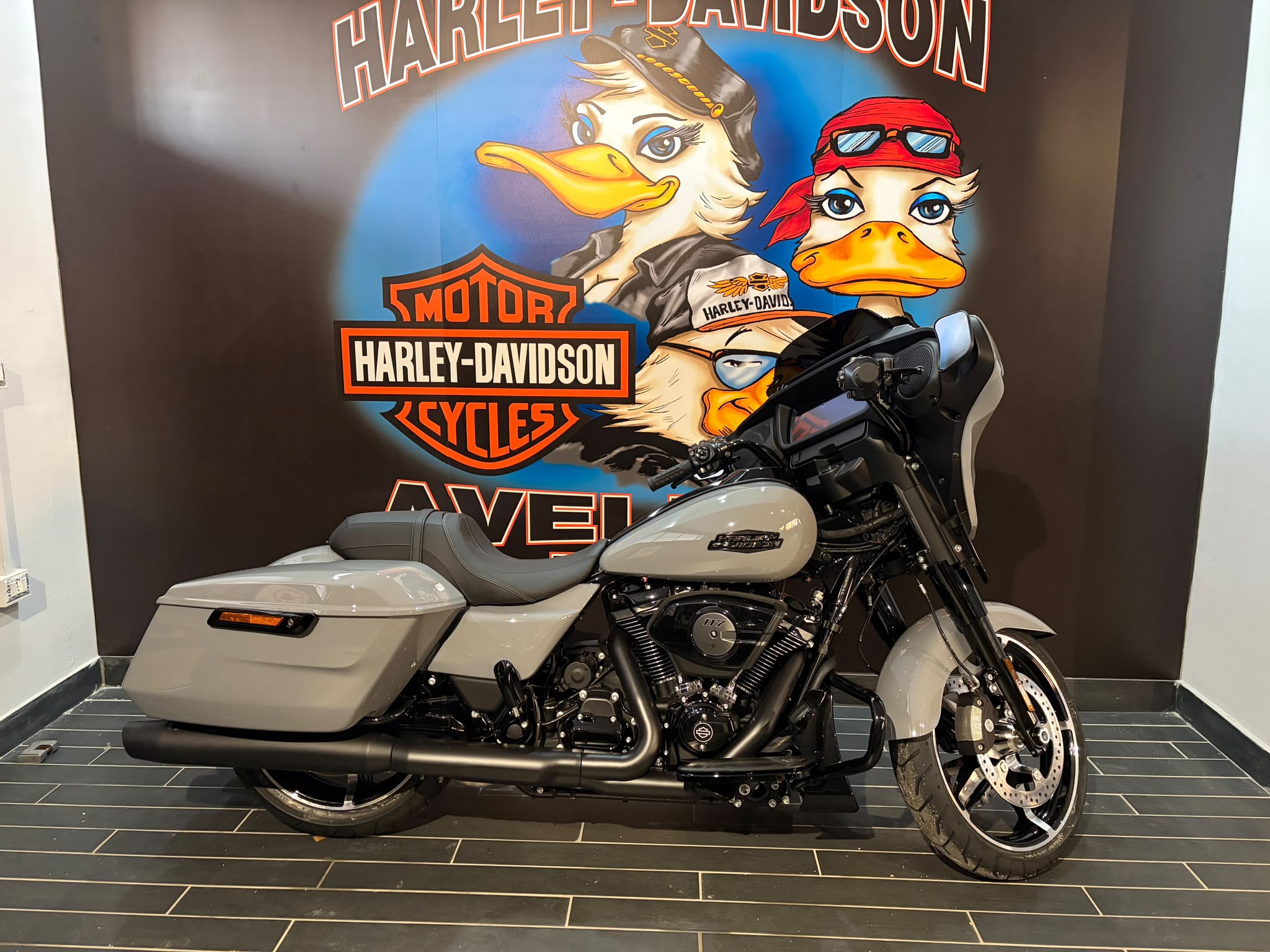 Harley-Davidson STREET GLIDE MY2026, BILLIARD GRAY/ BLK TRIM - immagine 9