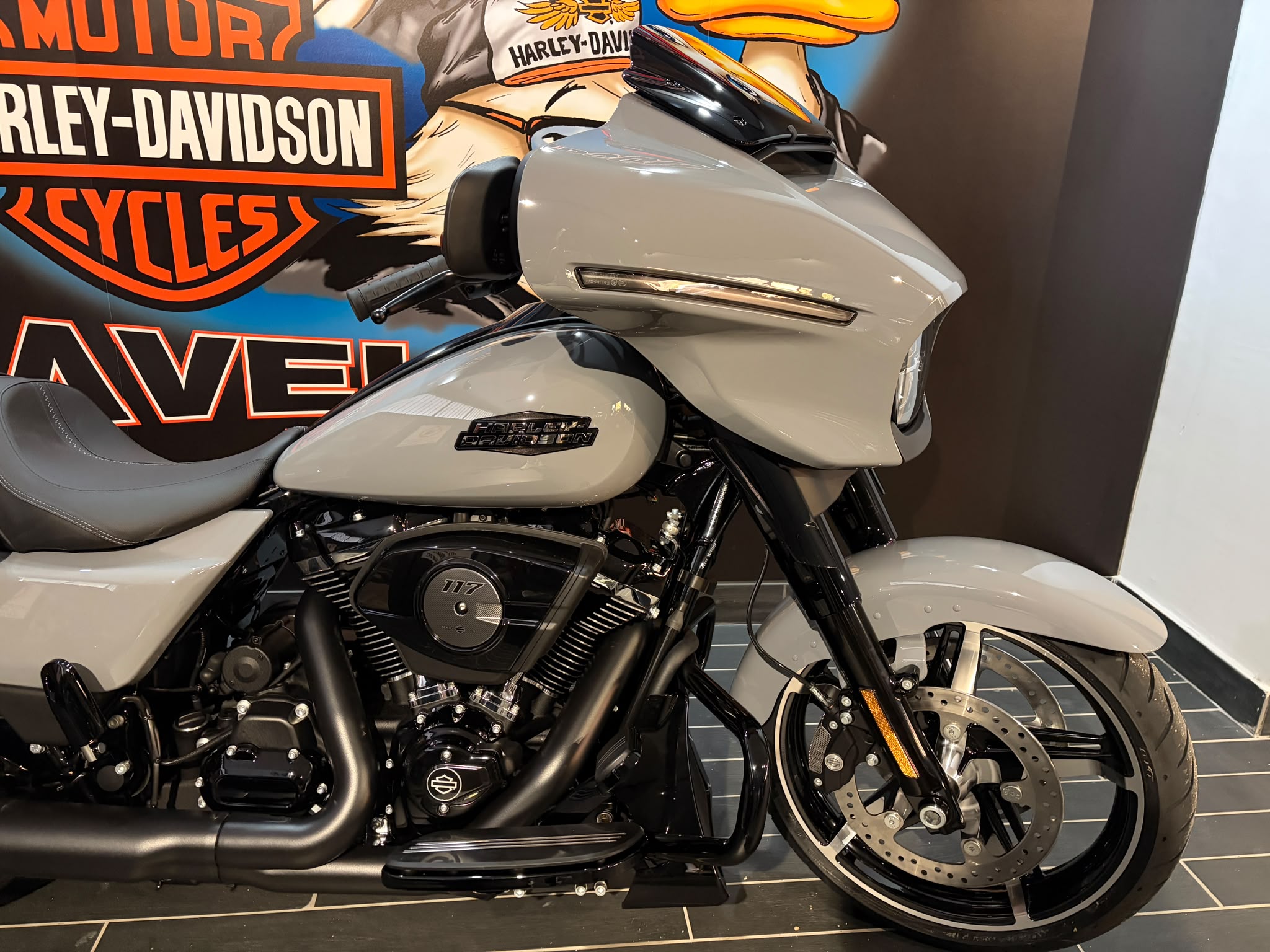 Harley-Davidson STREET GLIDE MY2026, BILLIARD GRAY/ BLK TRIM - immagine 10